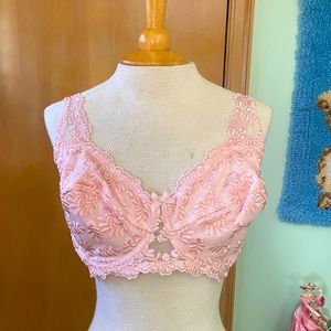 NWOT Breezies Lacy Pretty in Pink Underwire Bra